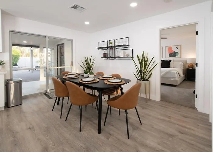 Holiday home Massive Backyard - Pool, Hot Tub, Putting Green, & Fire Pit Tempe